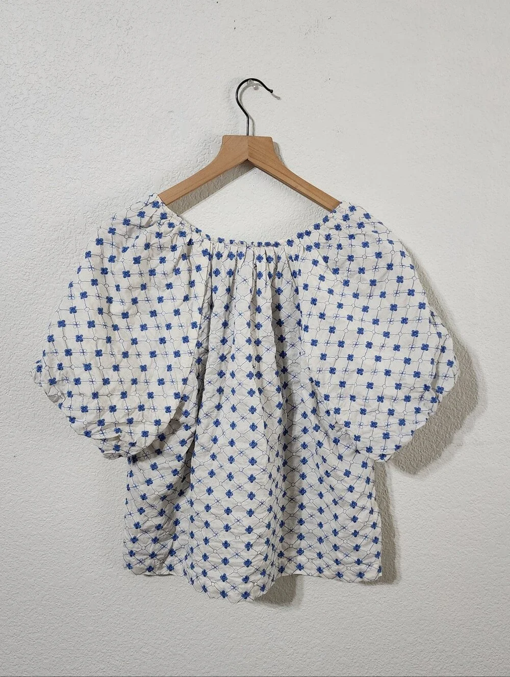 Loft Floral Embroidered Blue Cream Blouse Size Large